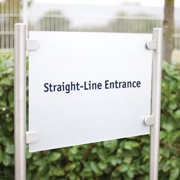 Logo tabla „Straight-Line Entrance”